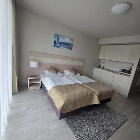 Czarna Gora Solden 33